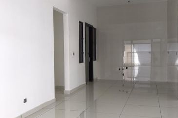 3 Storey Semi Detached House at Horizon Hills Canal Garden