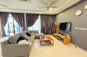 The Canal Garden South, Horizon Hills