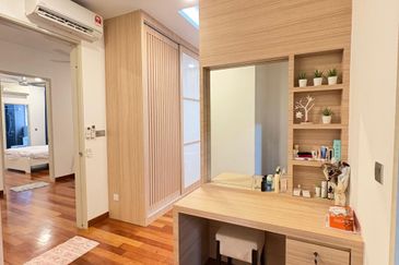 The Canal Garden South, Horizon Hills