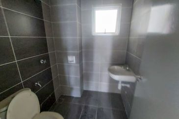 Zeta DeSkye Residence