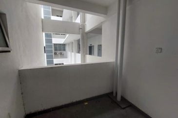 Zeta DeSkye Residence