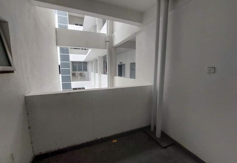 Zeta DeSkye Residence