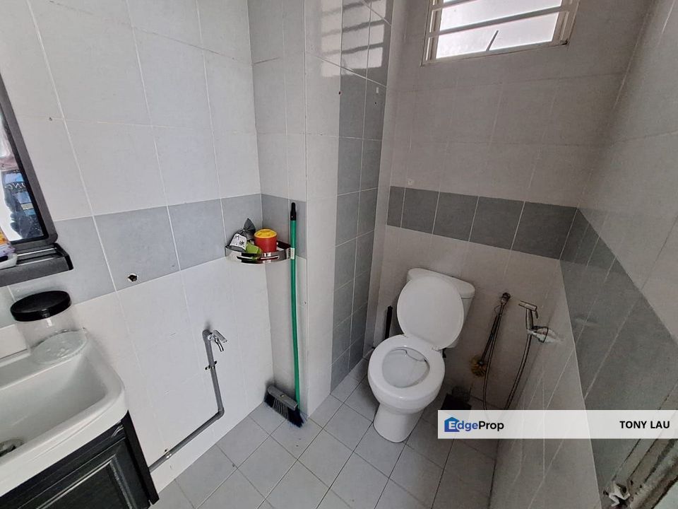 For Sale: Spacious Service Apartment @ 162 Residency, Selayang, Selangor, Selayang