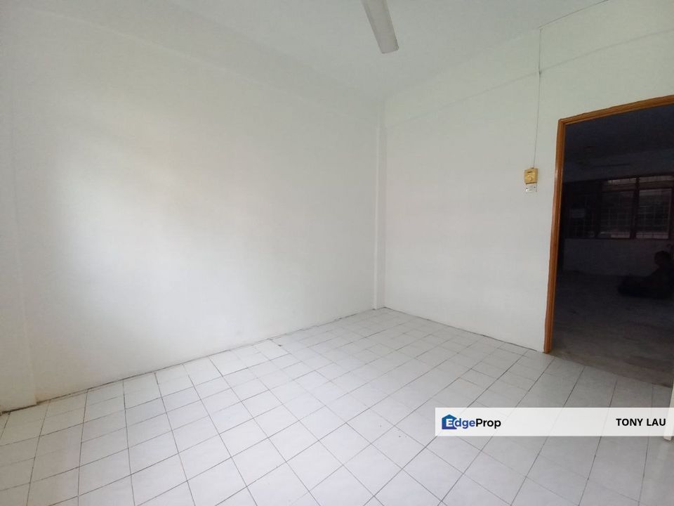 Walking distance to SK BSP Ground Floor Apartment – Pangsapuri Seri Mawar, Bandar Seri Putra, Bangi, Selangor, Bangi