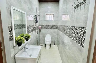 Fully Furnished Single-Storey Bungalow with Spacious Land for Sale @  Kuang, Sungai Buloh, Selangor