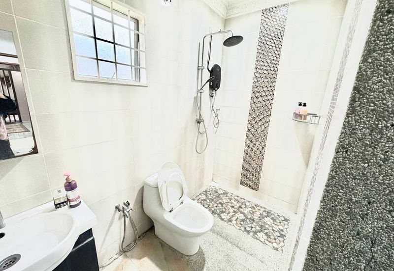 Fully Furnished Single-Storey Bungalow with Spacious Land for Sale @  Kuang, Sungai Buloh, Selangor