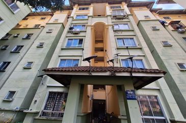 Astana Alam Apartment