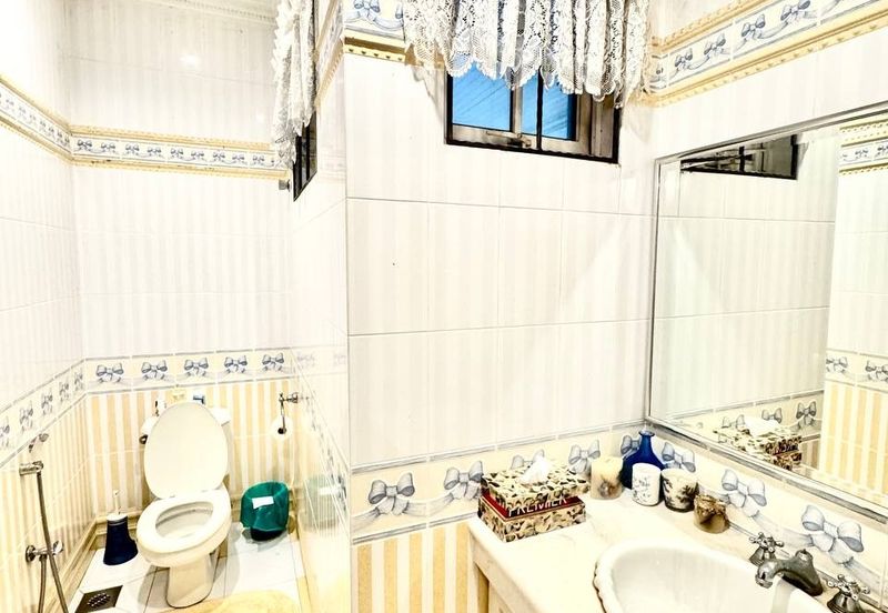 Freehold Golf Resort Living Spacious Layout Fully Renovated @ Lakeview Bungalow, Saujana Resort, Shah Alam