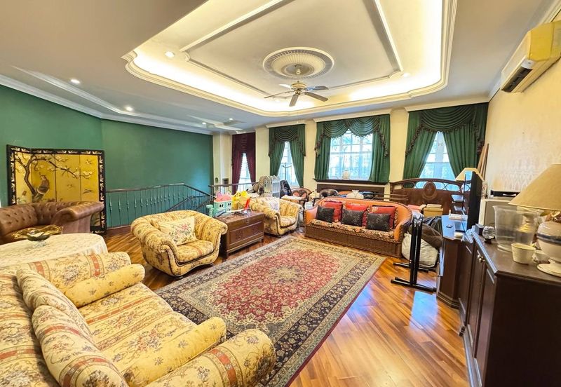 Freehold Golf Resort Living Spacious Layout Fully Renovated @ Lakeview Bungalow, Saujana Resort, Shah Alam