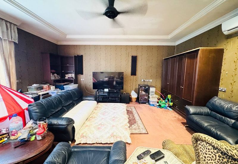 Freehold Golf Resort Living Spacious Layout Fully Renovated @ Lakeview Bungalow, Saujana Resort, Shah Alam