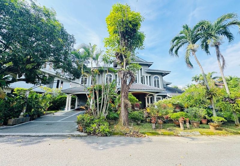 Freehold Golf Resort Living Spacious Layout Fully Renovated @ Lakeview Bungalow, Saujana Resort, Shah Alam