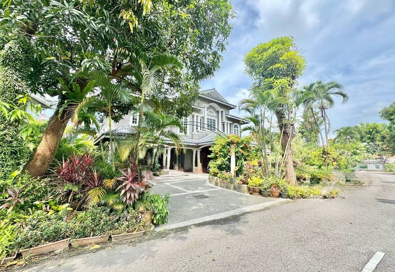 Freehold Golf Resort Living Spacious Layout Fully Renovated @ Lakeview Bungalow, Saujana Resort, Shah Alam