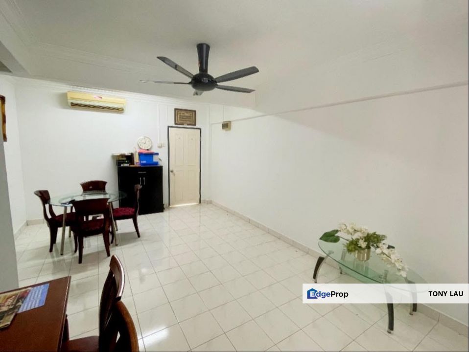 Surrounded by top schools, shops & MRT @ Carmila Apartment, Kota Damansara (Level 5 with lift), Selangor, Kota Damansara