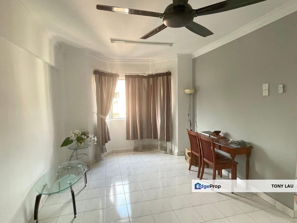 Surrounded by top schools, shops & MRT @ Carmila Apartment, Kota Damansara (Level 5 with lift), Selangor, Kota Damansara