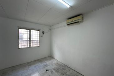 Taman Tasik Semenyih (Lake Residence)