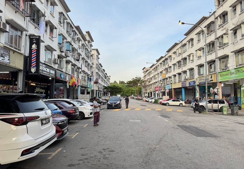 Dataran Otomobil, Seksyen 15