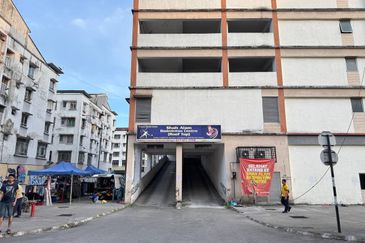 Dataran Otomobil, Seksyen 15