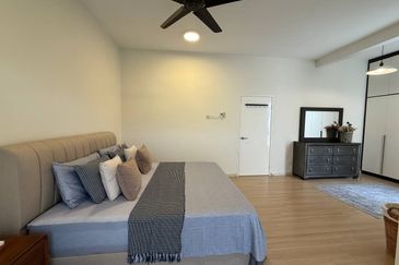 Crescent Park Townvilla