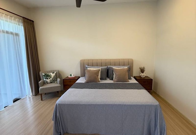 Crescent Park Townvilla