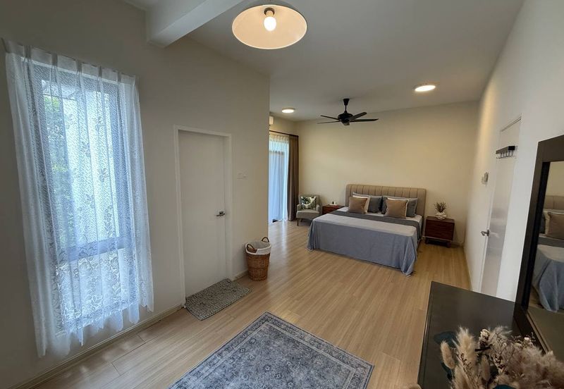 Crescent Park Townvilla