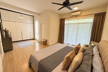 Crescent Park Townvilla