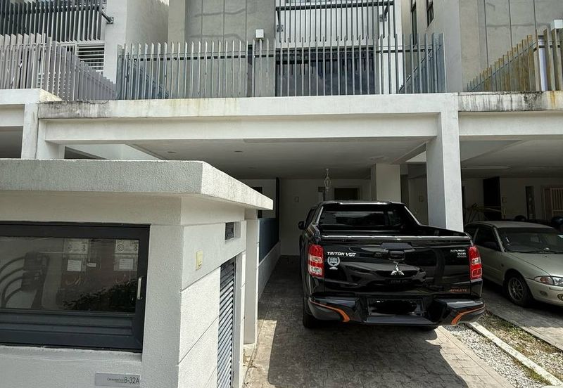 Crescent Park Townvilla