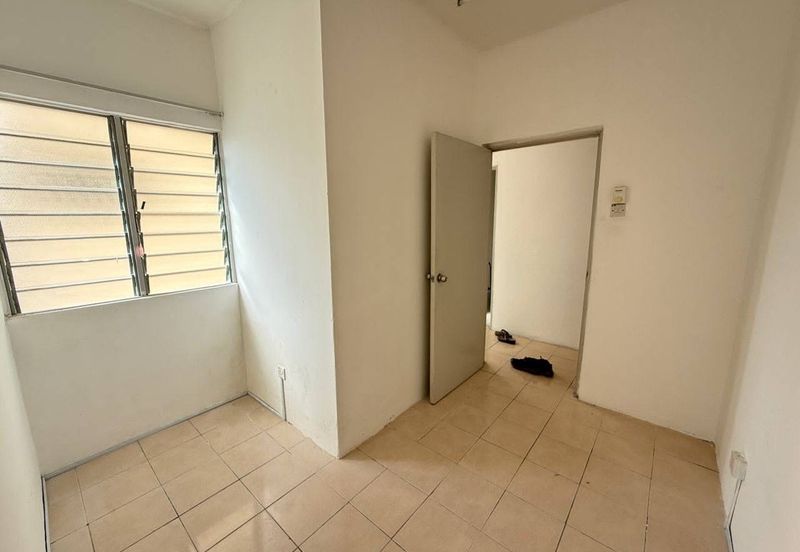 Residensi Bistaria, Ukay Bistari