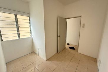 Residensi Bistaria, Ukay Bistari