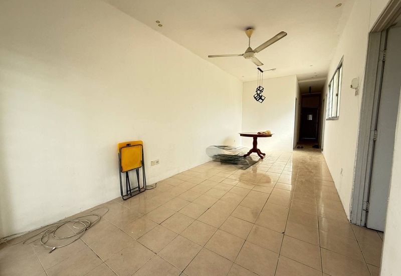 Residensi Bistaria, Ukay Bistari