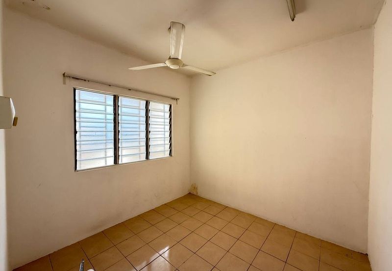 Residensi Bistaria, Ukay Bistari