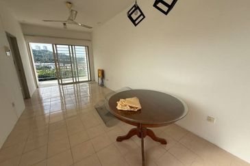 Residensi Bistaria, Ukay Bistari