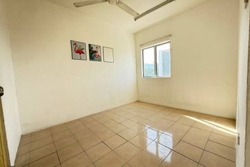 Residensi Bistaria, Ukay Bistari