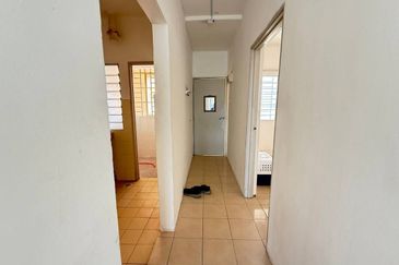 Residensi Bistaria, Ukay Bistari