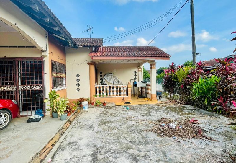 Corner Lot, Jaya Gading, Kuantan | Freehold | Bumi Lot | Built-up ±2,160 sqft | Tanah ±2,960 sqft