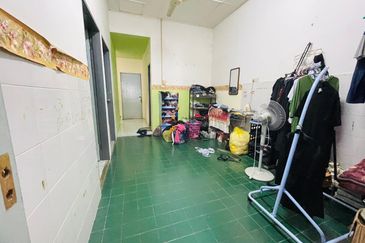 Corner Lot, Jaya Gading, Kuantan | Freehold | Bumi Lot | Built-up ±2,160 sqft | Tanah ±2,960 sqft