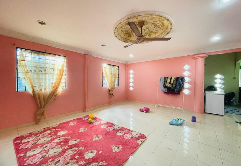 Corner Lot, Jaya Gading, Kuantan | Freehold | Bumi Lot | Built-up ±2,160 sqft | Tanah ±2,960 sqft