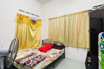 Corner Lot, Jaya Gading, Kuantan | Freehold | Bumi Lot | Built-up ±2,160 sqft | Tanah ±2,960 sqft