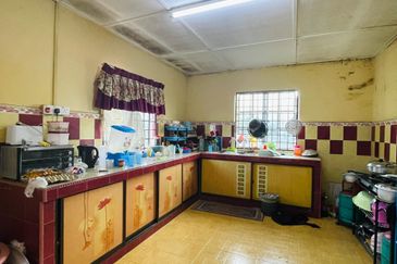 Corner Lot, Jaya Gading, Kuantan | Freehold | Bumi Lot | Built-up ±2,160 sqft | Tanah ±2,960 sqft