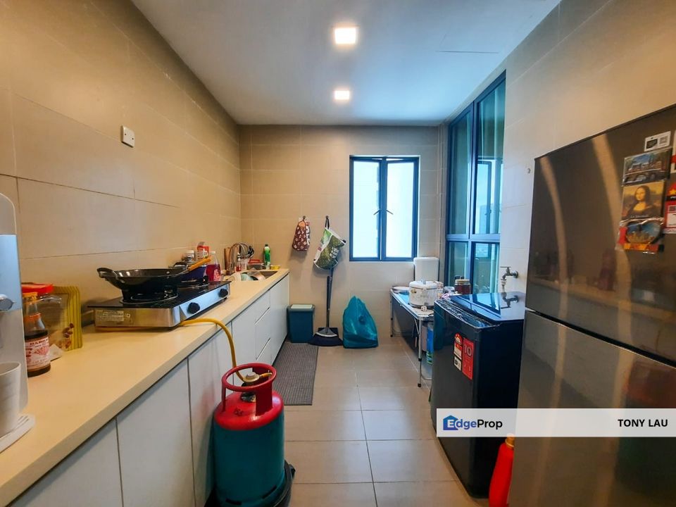 End Lot Condo with Pool View @ LakePark KL North | 2 Side-by-Side Car Parks | Discount RM60K, Selangor, Selayang