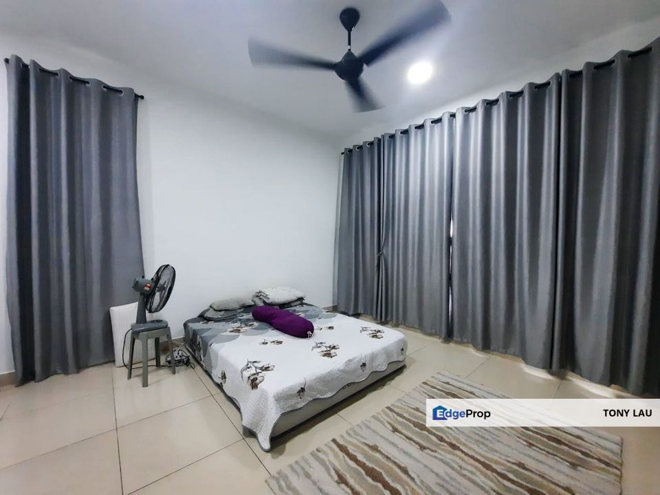 End Lot Condo with Pool View @ LakePark KL North | 2 Side-by-Side Car Parks | Discount RM60K, Selangor, Selayang