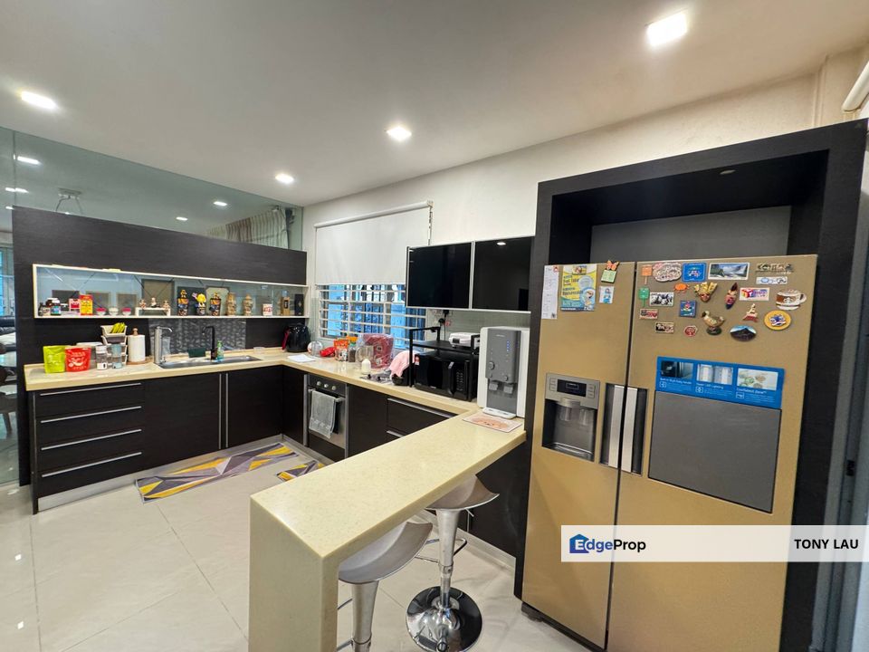 Semi-D with BBQ Area + Built-in Wardrobe | Laman Oakleaf Ampang | RM1.5M (Nego), Selangor, Ulu Kelang