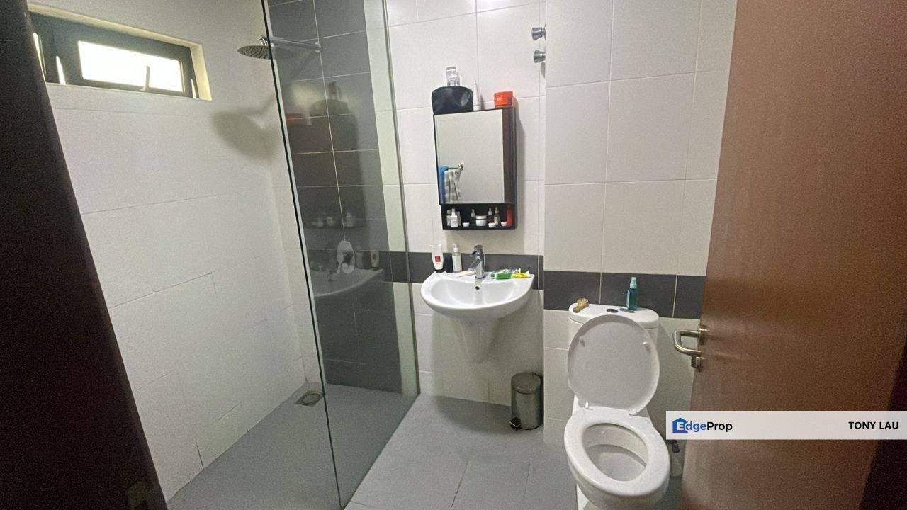 Fully Renovated I Spacious Ampang Superlink @ Duta Suria 3.5 Sty | Gated & Guarded | Below RM2Mil!, Selangor, Ampang