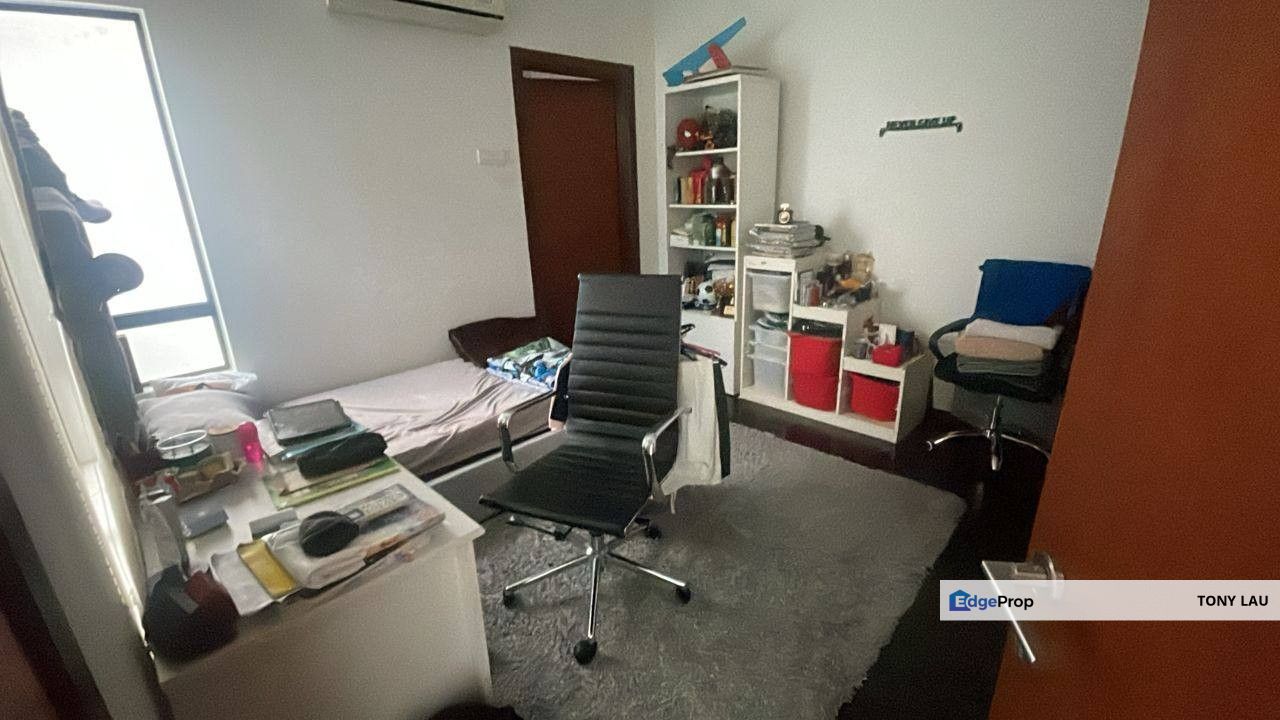 Fully Renovated I Spacious Ampang Superlink @ Duta Suria 3.5 Sty | Gated & Guarded | Below RM2Mil!, Selangor, Ampang