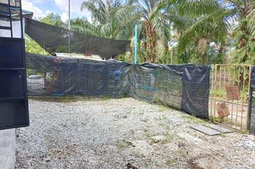 Refurbished Double Storey Terrace with Extra Land | Move-In Ready @ Taman Bentara