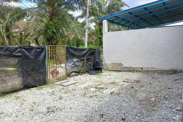 Refurbished Double Storey Terrace with Extra Land | Move-In Ready @ Taman Bentara