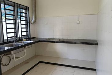 Refurbished Double Storey Terrace with Extra Land | Move-In Ready @ Taman Bentara
