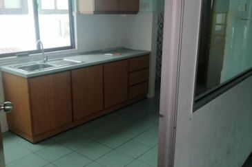 3-Storey Shop Office @ Excella Business Park – Prime Ampang Location, Ready to Occupy!