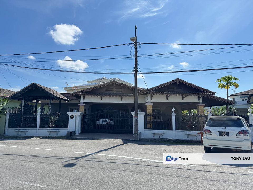 Freehold Bungalow in Banting | Fully Furnished + 5 Rooms + 8 Airconds | RM850K Only!, Selangor, Banting