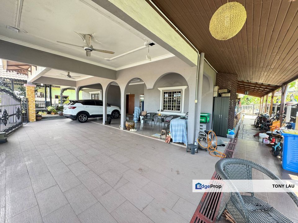 Freehold Bungalow in Banting | Fully Furnished + 5 Rooms + 8 Airconds | RM850K Only!, Selangor, Banting