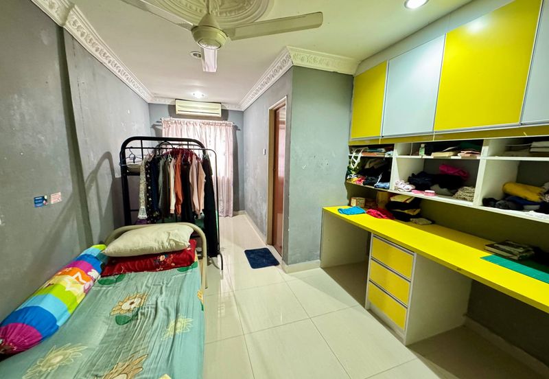 Taman Saujana Puchong